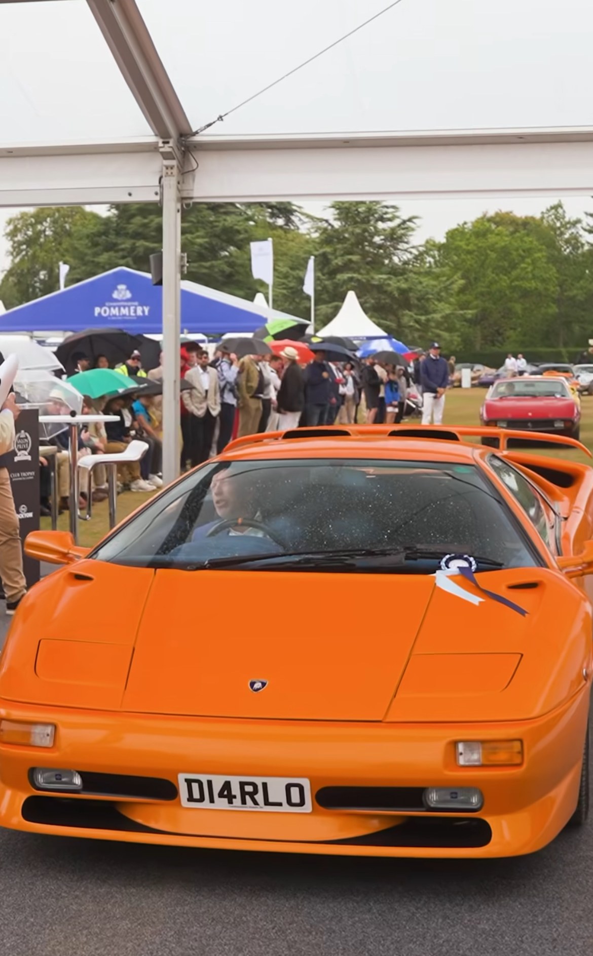 Front view of Lamborghini Diablo SV